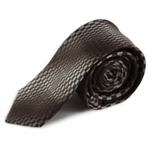 Hnědá úzká hedvábná kravata se zajímavým vzorem